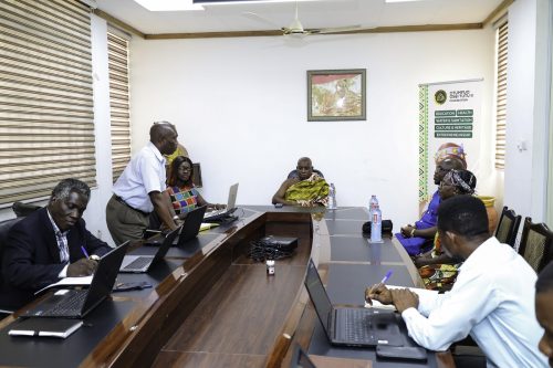 Asanteman-UK-Cash-Donation-to-Manhyia-Hospital-3